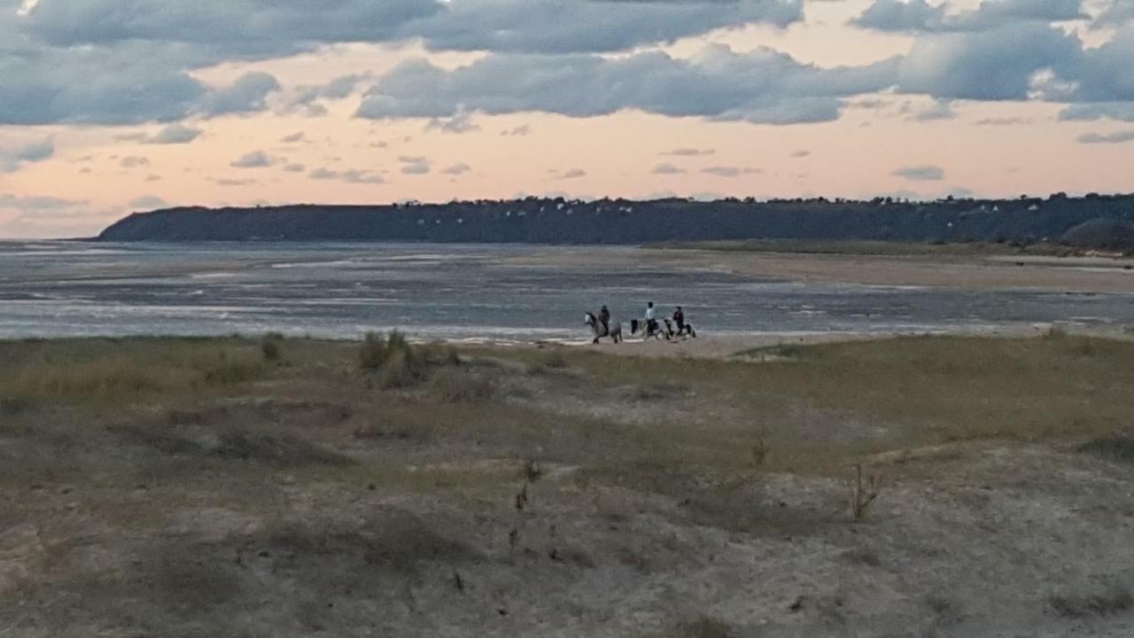 Gite De Jade, Mont Saint Michel Aucey-la-Plaine Ngoại thất bức ảnh